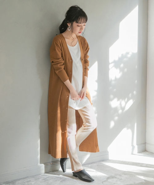 LOWRYS FARM（ローリーズファーム）の「カットフレアレギンス（パンツ・ブラウン/カーキ）」の5枚目の写真