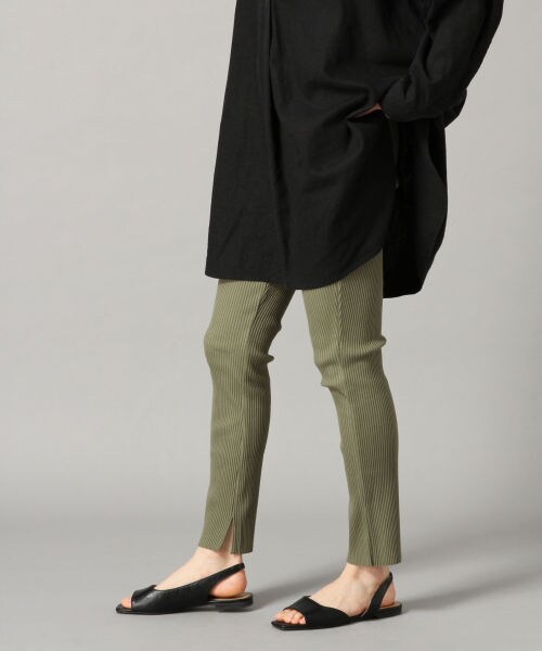 LOWRYS FARM（ローリーズファーム）の「カットフレアレギンス（パンツ・ブラウン/カーキ）」の17枚目の写真