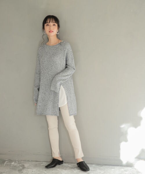 LOWRYS FARM（ローリーズファーム）の「カットフレアレギンス（パンツ・ブラウン/カーキ）」の4枚目の写真