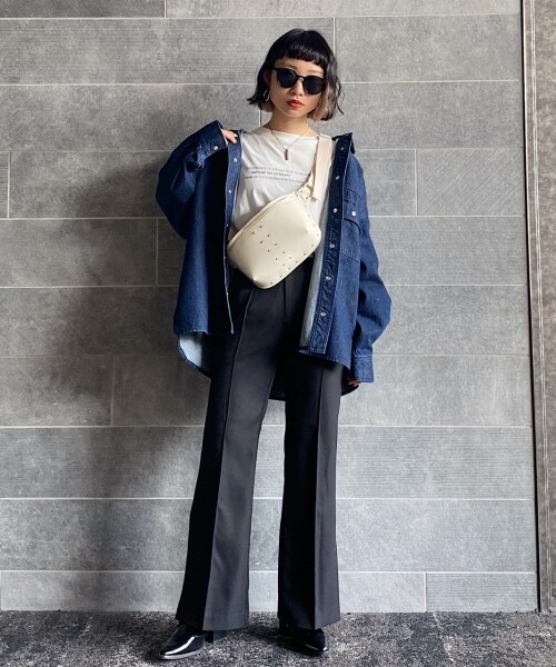 PAGEBOY（ページボーイ）の「ピンタックフレアスリットパンツ（パンツ・ブラック/グレージュ/ピンク）」の6枚目の写真