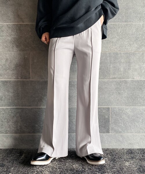 PAGEBOY（ページボーイ）の「ピンタックフレアスリットパンツ（パンツ・ブラック/グレージュ/ピンク）」の2枚目の写真