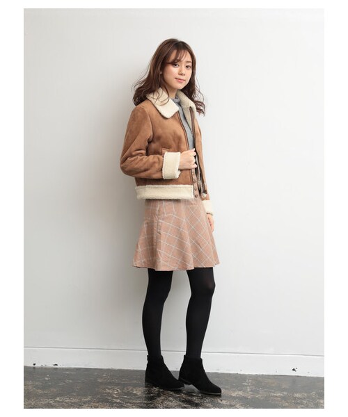 earth music&ecology(アースミュージックアンドエコロジー)の「ラッフルミニチェックスカート(スカート・ベージュ/ネイビー・S/M)」の7枚目の写真