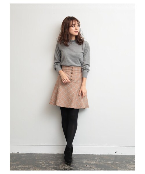 earth music&ecology(アースミュージックアンドエコロジー)の「ラッフルミニチェックスカート(スカート・ベージュ/ネイビー・S/M)」の3枚目の写真