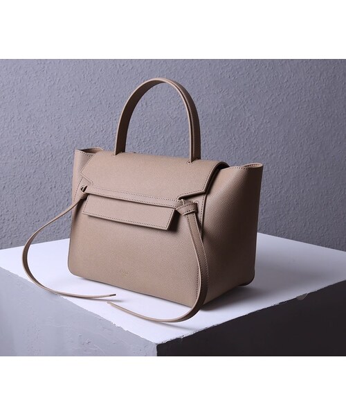 CELINE（セリーヌ）の「CELINE(セリーヌ)MICRO BELT BAG ベルトバッグ マイクロ　トートバッグ ショルダーバッグ（トートバッグ・レディース・その他）」の2枚目の写真