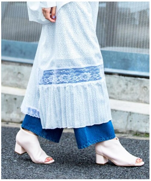 w closet(ダブルクローゼット)の「【Alley】スクエアトゥブーティ(シューズ・レディース・アイボリー/ブラック・M/L)」の4枚目の写真