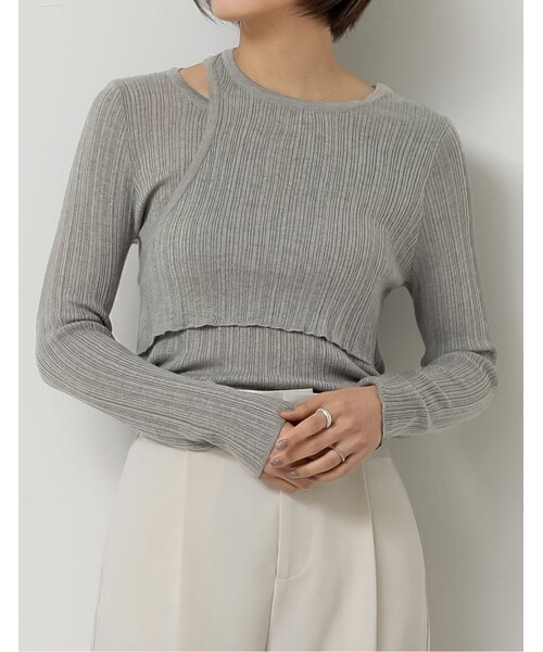Re:EDIT（リエディ）の「レイヤード風肩開きリブトップス（トップス・レディース・ブラック/グレー・M）」の4枚目の写真