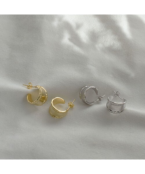 Lavish Gate（ラヴィッシュゲート）の「mb-pierce2-02326　SV925　ワイドフープピアス　シルバー925  ゴールド（ピアス（両耳用）・レディース・その他）」の6枚目の写真