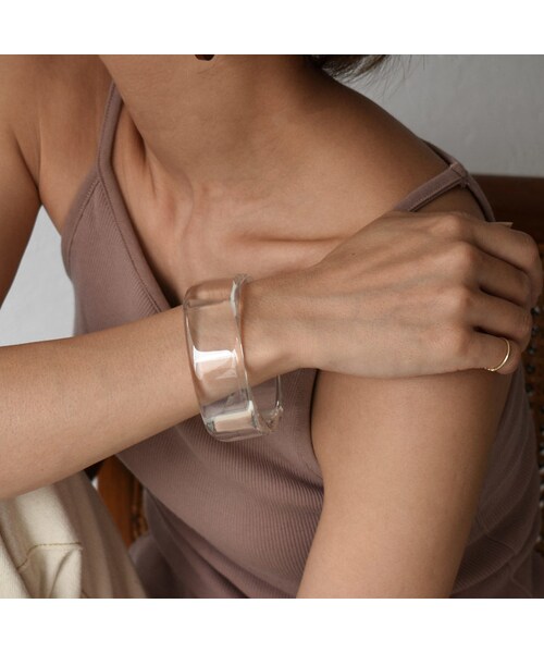 Lavish Gate（ラヴィッシュゲート）の「nh-brace2-02119　アクリルプレーンバングル　クリア　アイボリー　ブラウン（バングル/リストバンド・レディース・その他）」の2枚目の写真