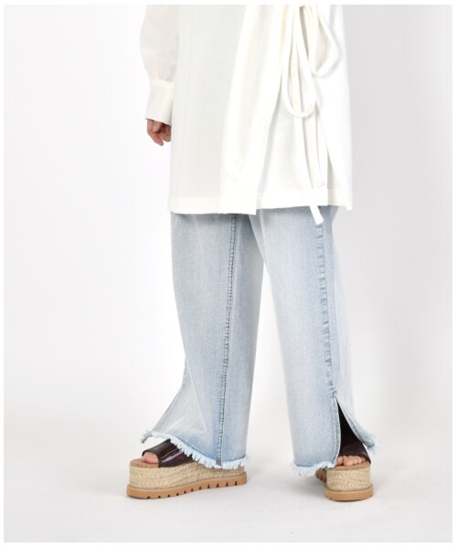 w closet(ダブルクローゼット)の「後ろレースUP裾スリットパンツ(パンツ・レディース・ブリーチ/ブルー/Lベージュ・FREE/M/L)」の3枚目の写真