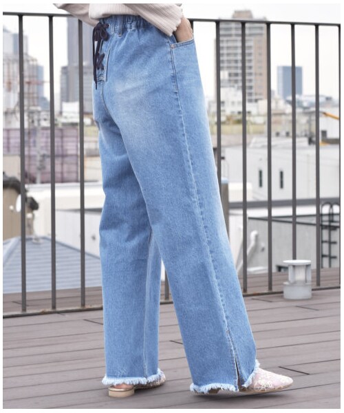 w closet(ダブルクローゼット)の「後ろレースUP裾スリットパンツ(パンツ・レディース・ブリーチ/ブルー/Lベージュ・FREE/M/L)」の12枚目の写真