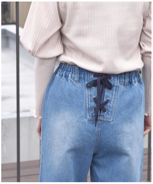 w closet(ダブルクローゼット)の「後ろレースUP裾スリットパンツ(パンツ・レディース・ブリーチ/ブルー/Lベージュ・FREE/M/L)」の15枚目の写真