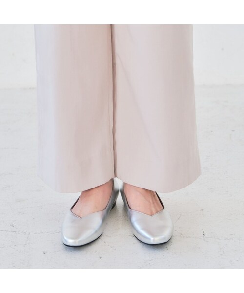 ORiental TRaffic（オリエンタルトラフィック）の「Vカットフラットパンプス（シューズ・レディース・ブラック/ブラウン/グリーン/シルバー・33/34/35/36/37/38/39/40/41/42/43）」の16枚目の写真