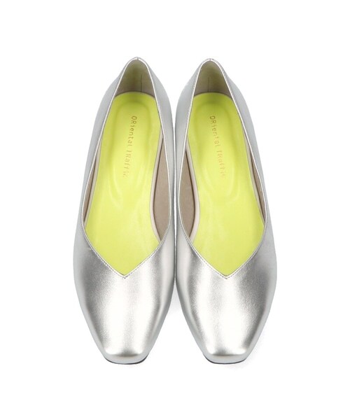 ORiental TRaffic（オリエンタルトラフィック）の「Vカットフラットパンプス（シューズ・レディース・ブラック/ブラウン/グリーン/シルバー・33/34/35/36/37/38/39/40/41/42/43）」の4枚目の写真