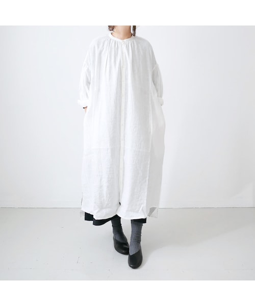 Universal Tissu ユニヴァーサルティシュ の Universal Tissu ユニヴァーサルティシュ フレンチリネン ギャザーシャツドレス Us0op046 シロ ワンピース Wear