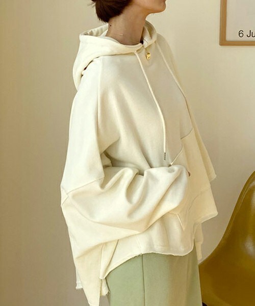 DHOLIC（ディーホリック）の「アンバランスフーディ（その他トップス・レディース・グレー/ホワイト/ブラック・FREE）」の2枚目の写真