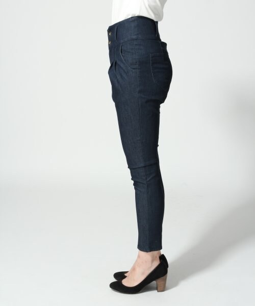 LOWRYS FARM（ローリーズファーム）の「タックハイウエストパンツ（パンツ・レディース・オフ/ブラック/ネイビー/デニム・Ｍ/Ｌ）」の5枚目の写真