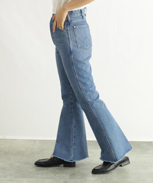 OZOC（オゾック）の「【Wrangler/ラングラー】ベルボトムデニムパンツ（パンツ・レディース・ブルー(093)/ネイビー(094)・36(S)/38(M)）」の5枚目の写真