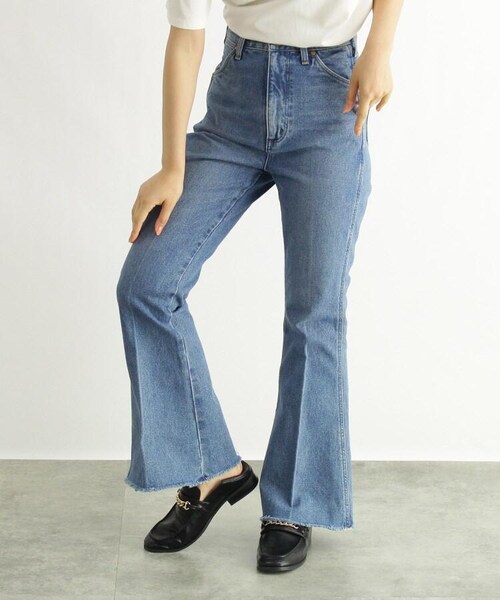 OZOC（オゾック）の「【Wrangler/ラングラー】ベルボトムデニムパンツ（パンツ・レディース・ブルー(093)/ネイビー(094)・36(S)/38(M)）」の4枚目の写真