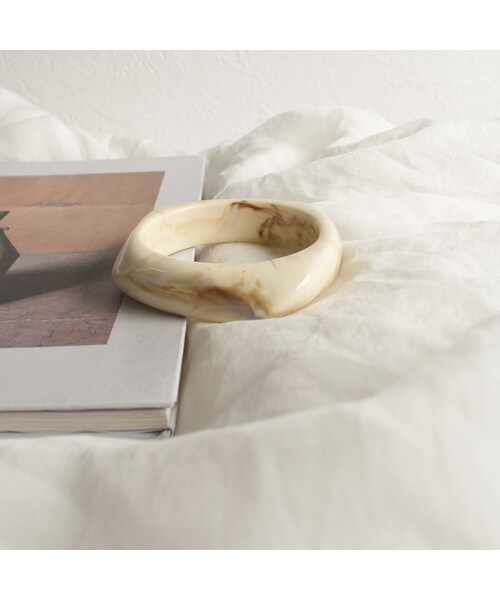 Lavish Gate（ラヴィッシュゲート）の「mb-brace2-02120　マーブル バングル  　ベージュ　ブラウン（バングル/リストバンド・レディース・その他）」の10枚目の写真