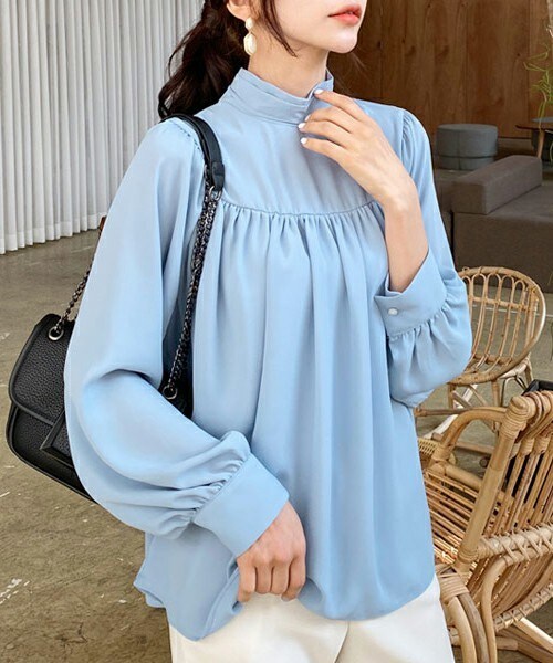 DHOLIC（ディーホリック）の「ギャザーハーフネックブラウス（シャツ/ブラウス・レディース・ベージュ/ブルー/ホワイト/ブラック・FREE）」の4枚目の写真