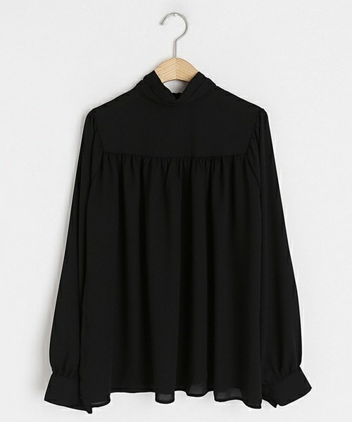 DHOLIC（ディーホリック）の「ギャザーハーフネックブラウス（シャツ/ブラウス・レディース・ベージュ/ブルー/ホワイト/ブラック・FREE）」の3枚目の写真