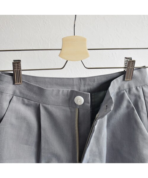 Lavish Gate（ラヴィッシュゲート）の「bottoms-02053　裾絞りベルト付き　ワンタック テーパードラフパンツ　 ライトブルーグレー　ネイビー（その他パンツ・レディース・その他）」の12枚目の写真