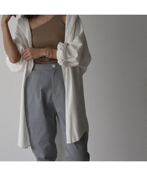 Lavish Gate（ラヴィッシュゲート）の「bottoms-02053　裾絞りベルト付き　ワンタック テーパードラフパンツ　 ライトブルーグレー　ネイビー（その他パンツ・レディース・その他）」の4枚目の写真