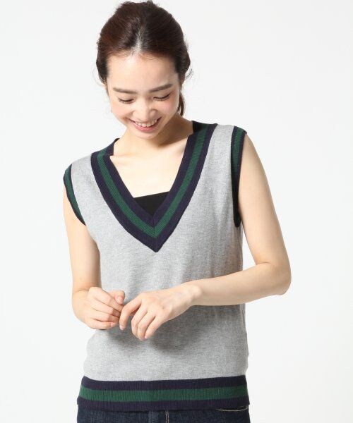 A part by(アパートバイ)の「ラインVネックノースリーブ(トップス・レディース・ホワイト/ブラック/グレー・F)」の3枚目の写真