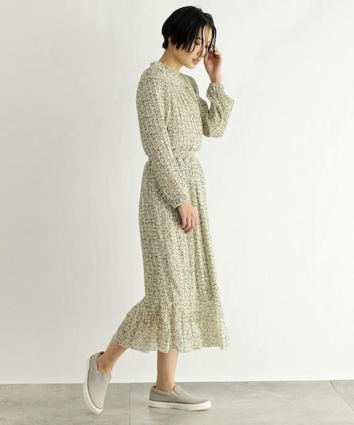 OZOC（オゾック）の「[洗える]花柄プリーツワンピ（ワンピース/ドレス・レディース・ライトベージュ(151)/カーキ(127)/ブラック(119)・38(M)）」の5枚目の写真