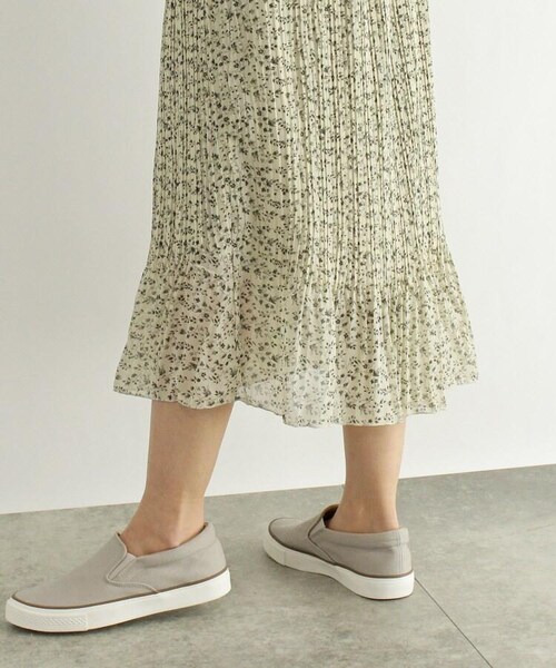 OZOC（オゾック）の「[洗える]花柄プリーツワンピ（ワンピース/ドレス・レディース・ライトベージュ(151)/カーキ(127)/ブラック(119)・38(M)）」の14枚目の写真