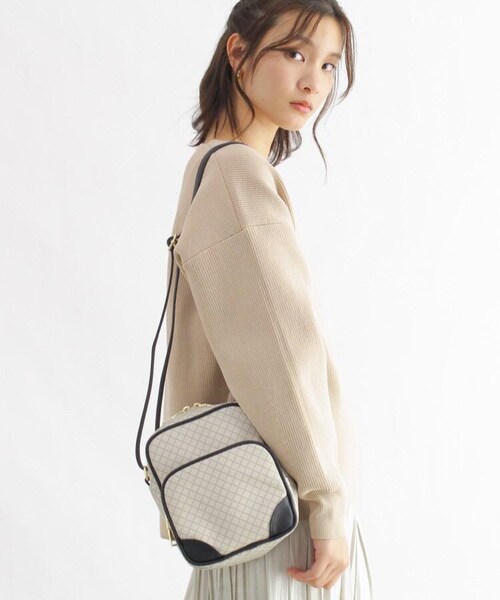 OZOC（オゾック）の「縦長ショルダーBAG（バッグ・レディース・ブラック(019)/ブラウン(142)/アイボリー(104)/カーキ(027)/ベージュ(152)・00）」の19枚目の写真