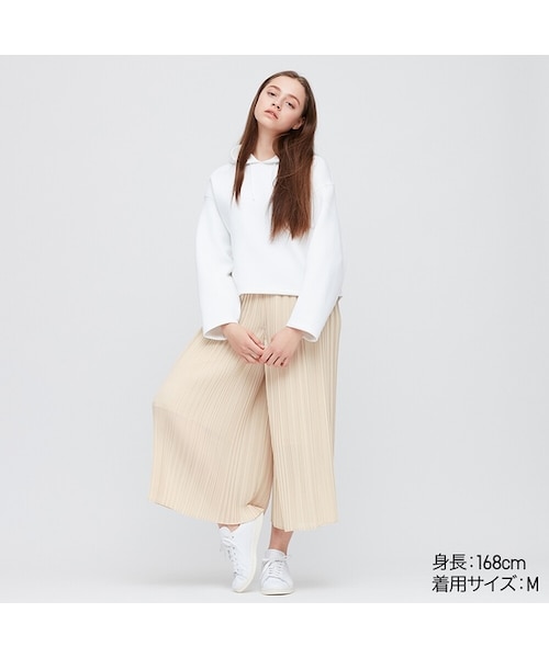 UNIQLO（ユニクロ）の「シフォンプリーツスカートパンツ（丈標準51.5～53.5cm）（その他パンツ・レディース・BLACK 09/BROWN 34/NATURAL 30/GREEN 51・S/XXL/M/3XL/XL/XS/L）」の3枚目の写真