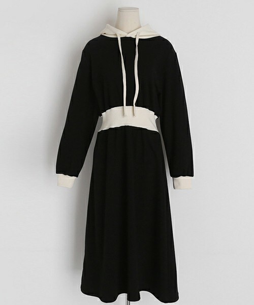 DHOLIC（ディーホリック）の「配色フードワンピース（ワンピース・レディース・ベージュ/ピンク/ブラック/グレー・FREE）」の2枚目の写真