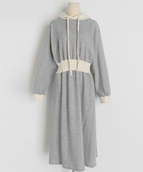 DHOLIC（ディーホリック）の「配色フードワンピース（ワンピース・レディース・ベージュ/ピンク/ブラック/グレー・FREE）」の3枚目の写真