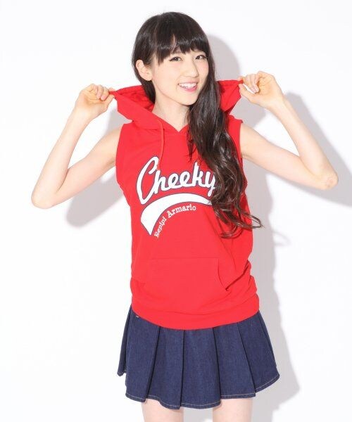 repipi armario（レピピ アルマリオ）の「★新作★チアロゴフードノースリ（トップス・レディース・グレー/レッド/ネイビー・ＸＳ/Ｓ/Ｍ）」の3枚目の写真