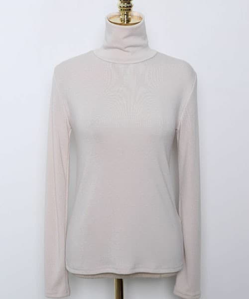 DHOLIC STYLE（ディーホリックスタイル）の「[URBANROSY] ハイネックスリムフィットTシャツ（Tシャツ/カットソー・レディース・ブルー/ベージュ/ブラック/レッド/ホワイト・FREE）」の4枚目の写真