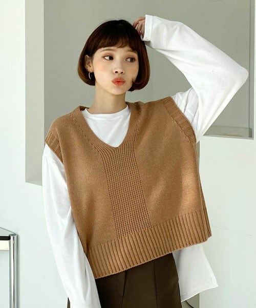 DHOLIC(ディーホリック)の「ルーズVネックベスト(ベスト・レディース・ベージュ/ホワイト/ブルー/ピンク・FREE)」の1枚目の写真