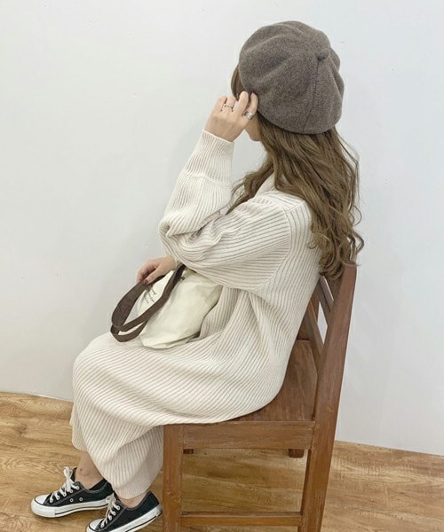 chocomee（チョコミー）の「ハイネックニットワンピース（ワンピース・レディース・ベージュ/ホワイト・FREE）」の2枚目の写真