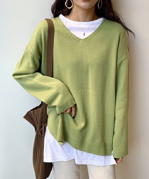 DHOLIC（ディーホリック）の「アンバランスヘムVネック二ット（ニット/セーター・レディース・ベージュ/グリーン/ホワイト・FREE）」の3枚目の写真