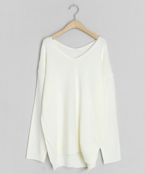 DHOLIC（ディーホリック）の「アンバランスヘムVネック二ット（ニット/セーター・レディース・ベージュ/グリーン/ホワイト・FREE）」の2枚目の写真