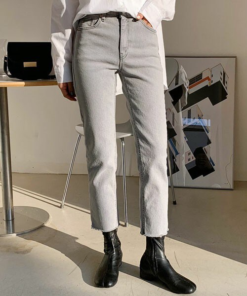 DHOLIC(ディーホリック)の「グレーデニムパンツ(デニムパンツ・レディース・グレー・S/M/L)」の1枚目の写真