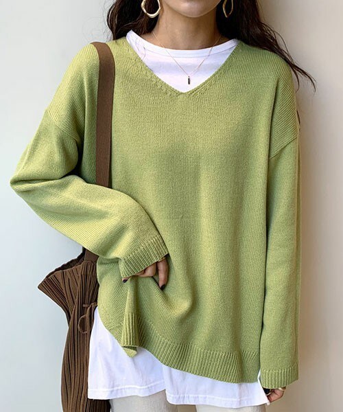 DHOLIC（ディーホリック）の「アンバランスヘムVネック二ット（ニット/セーター・レディース・ベージュ/グリーン/ホワイト・FREE）」の3枚目の写真