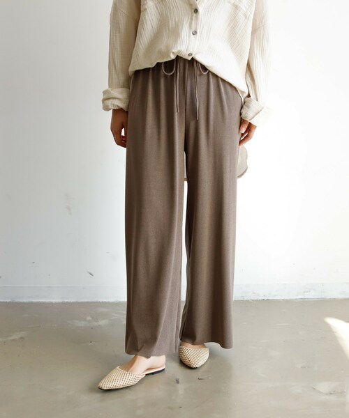 Auntie Rosa Holiday（アンティローザホリデー）の「リブカットリラックスパンツ（その他パンツ・レディース・ブラック/グレー/ブラウン/ベージュ/ホワイト/グリーン・FREE）」の4枚目の写真