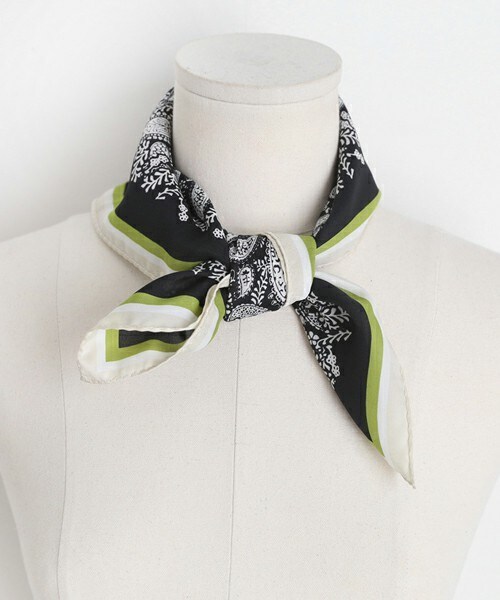 DHOLIC（ディーホリック）の「ペイズリー配色スカーフ（バンダナ/スカーフ・レディース・ブルー/ベージュ/グリーン/ホワイト/ブラック・FREE）」の3枚目の写真