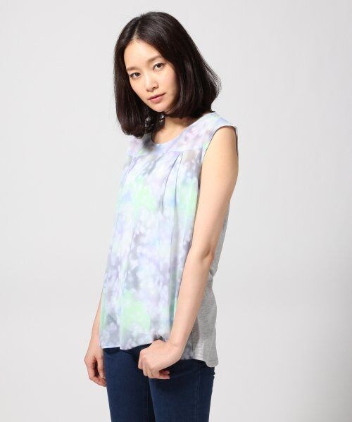 JEANASIS（ジーナシス）の「ボカシドットプルオーバーノースリーブ（トップス・レディース・ブラック系/グリーン系/ブルー系・FREE）」の2枚目の写真