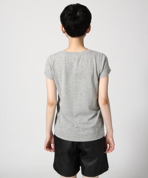 JEANASIS（ジーナシス）の「スクエアハクプリントTEE（トップス・レディース・ホワイト/グレー/ネイビー・FREE）」の5枚目の写真