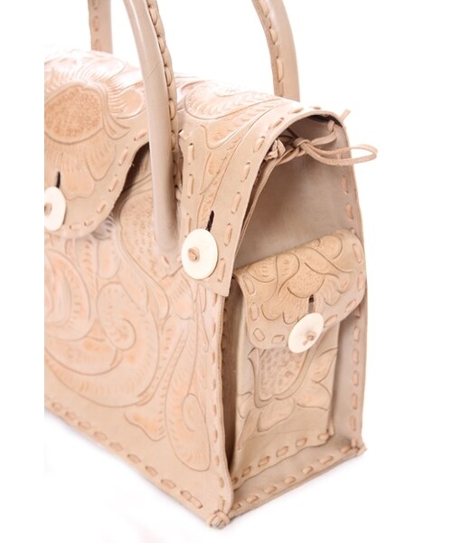 GRACE CONTINENTAL（グレースコンチネンタル）の「カービングバッグS（バッグ・レディース・カーキ/ベージュ/レッド/ブルー/ブラウン/ダークブラウン/グレー/ブラック・F）」の15枚目の写真