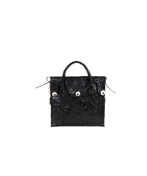 GRACE CONTINENTAL（グレースコンチネンタル）の「カービングバッグS（バッグ・レディース・カーキ/ベージュ/レッド/ブルー/ブラウン/ダークブラウン/グレー/ブラック・F）」の2枚目の写真