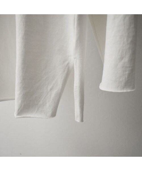 Lavish Gate（ラヴィッシュゲート）の「nh-tops-02145　カットオフ スリット ロングＴシャツ　ホワイト（Tシャツ/カットソー・レディース・その他）」の9枚目の写真