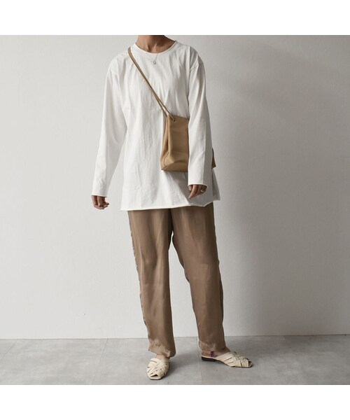 Lavish Gate（ラヴィッシュゲート）の「nh-tops-02145　カットオフ スリット ロングＴシャツ　ホワイト（Tシャツ/カットソー・レディース・その他）」の3枚目の写真